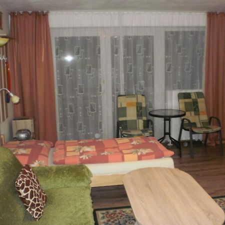 Privat Buk 100 Apartment Jindrichuv Hradec Exterior photo