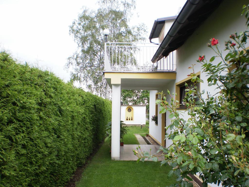 Privat Buk 100 Apartment Jindrichuv Hradec Exterior photo