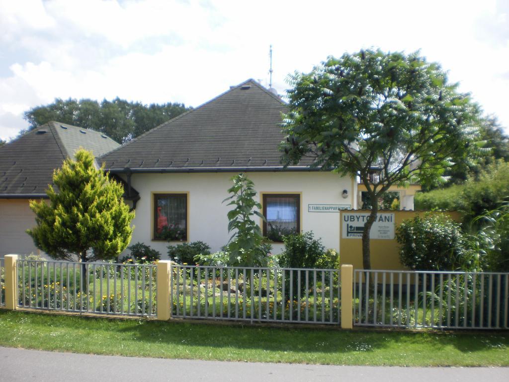 Privat Buk 100 Apartment Jindrichuv Hradec Exterior photo