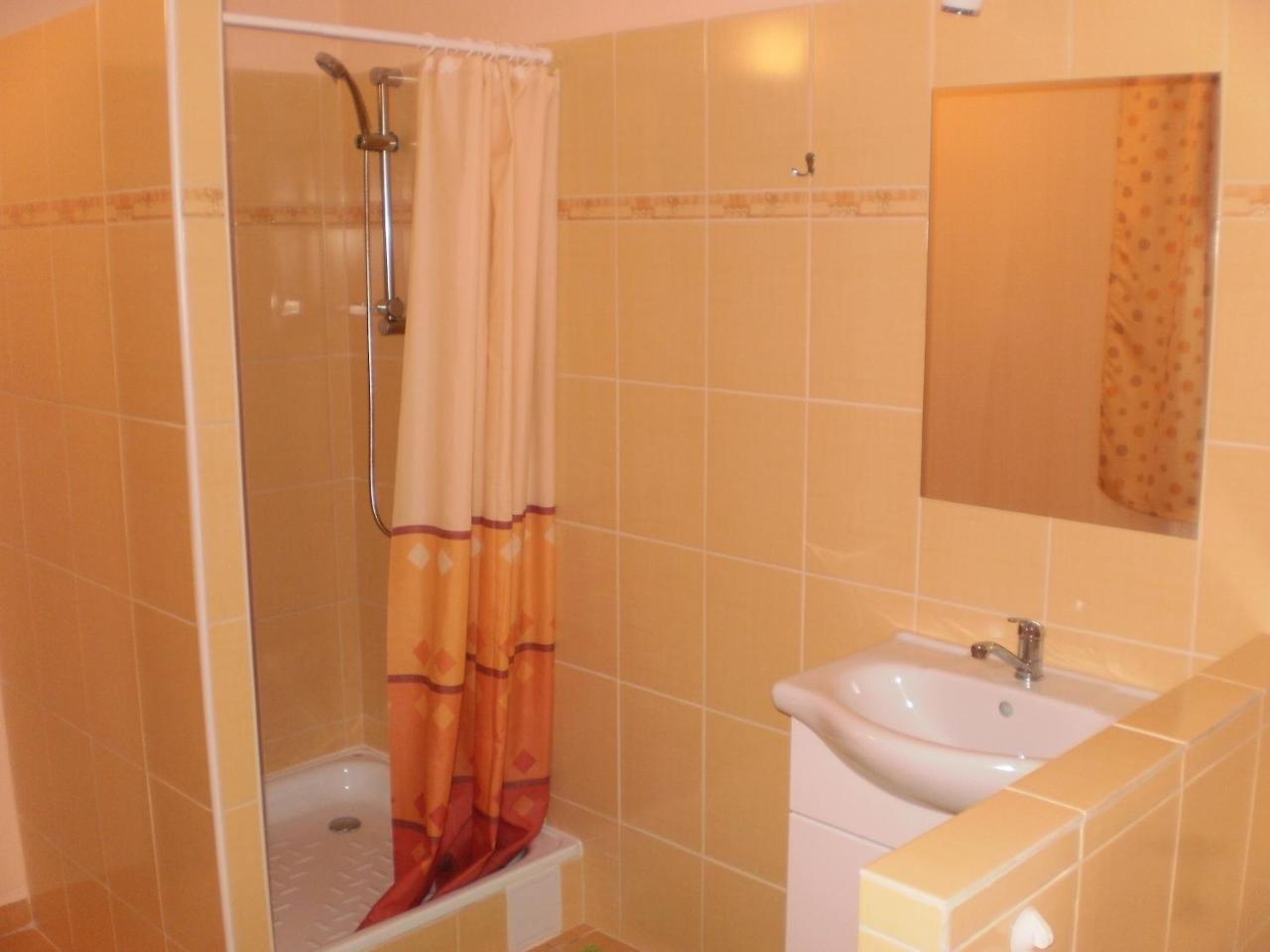 Privat Buk 100 Apartment Jindrichuv Hradec Exterior photo