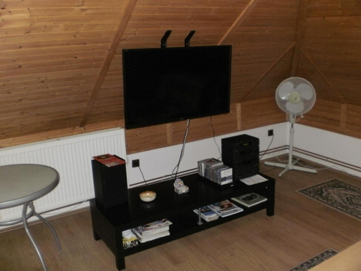 Privat Buk 100 Apartment Jindrichuv Hradec Exterior photo