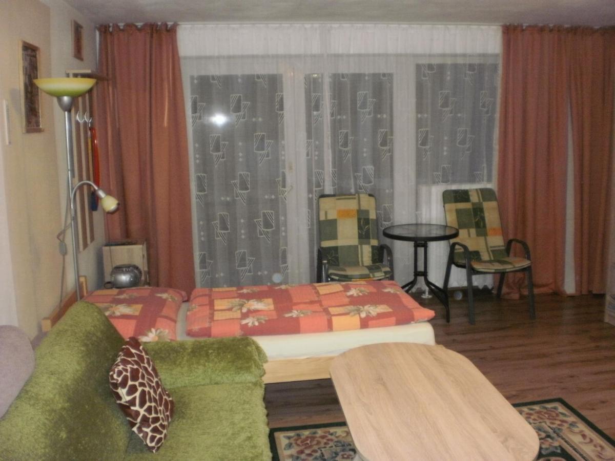 Privat Buk 100 Apartment Jindrichuv Hradec Exterior photo